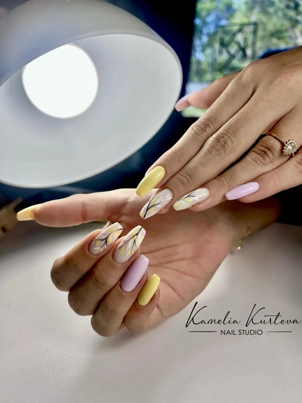 Студио за маникюр и ноктопластика "KK NAIL STUDIO"