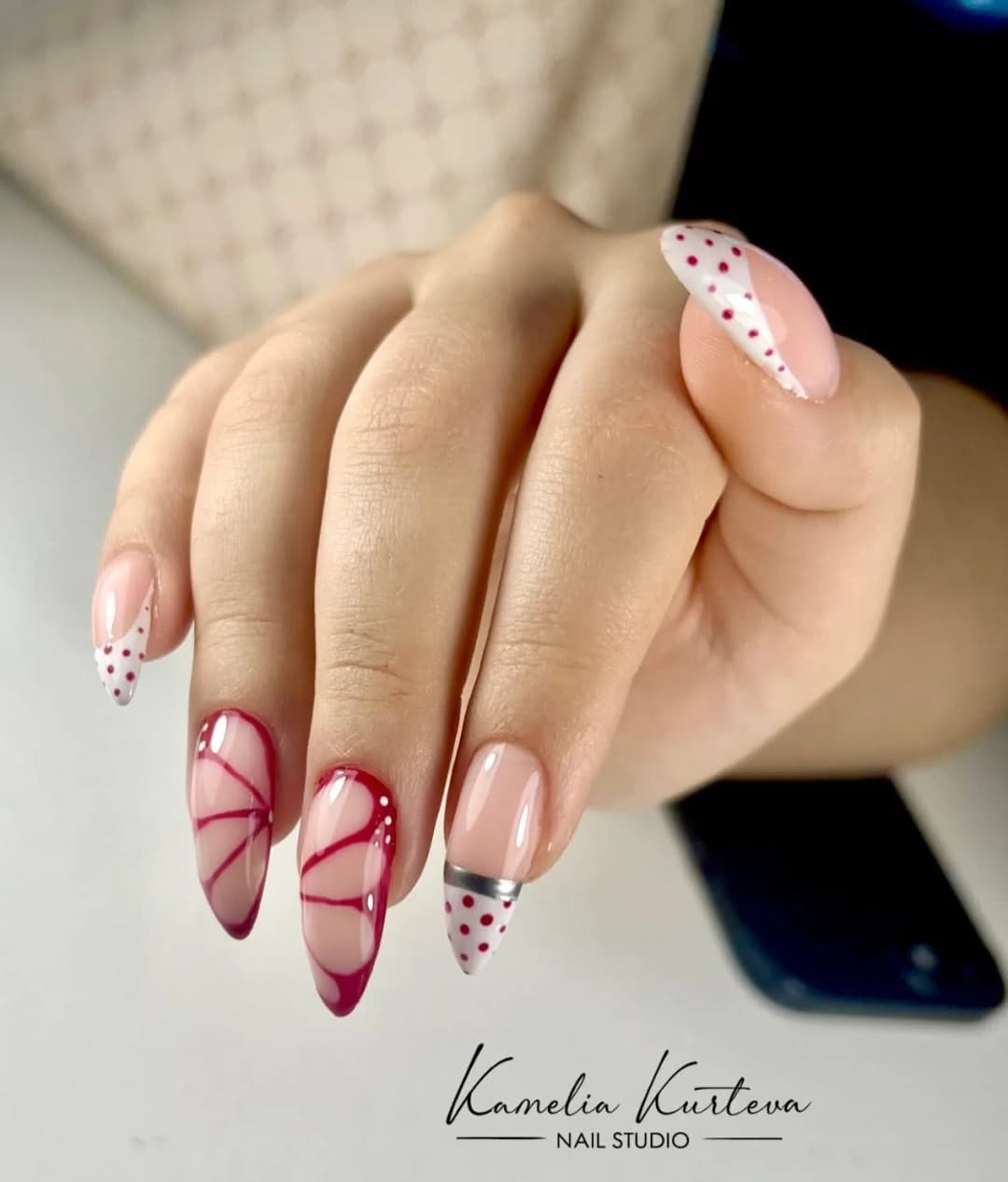 Studio Manicure e Unghie Artificiali "KK NAIL STUDIO" (2/2)