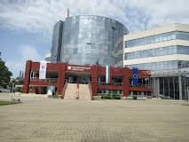 Градски парк пред Бургаския свободен университет