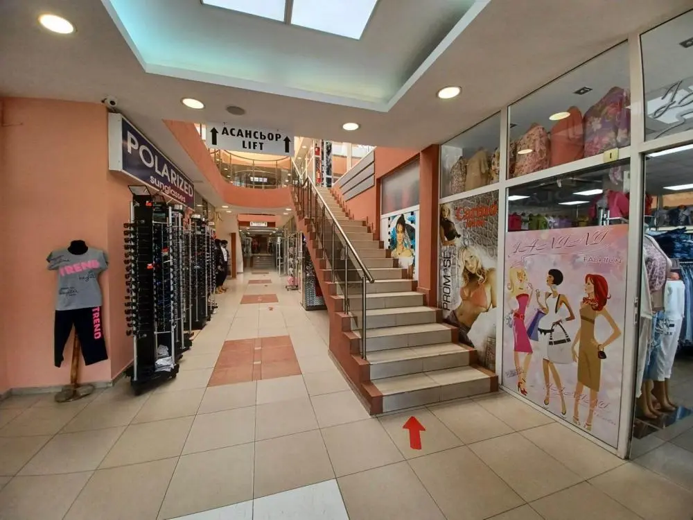 Mall "Prestige" - centro commerciale a Burgas (2/4)