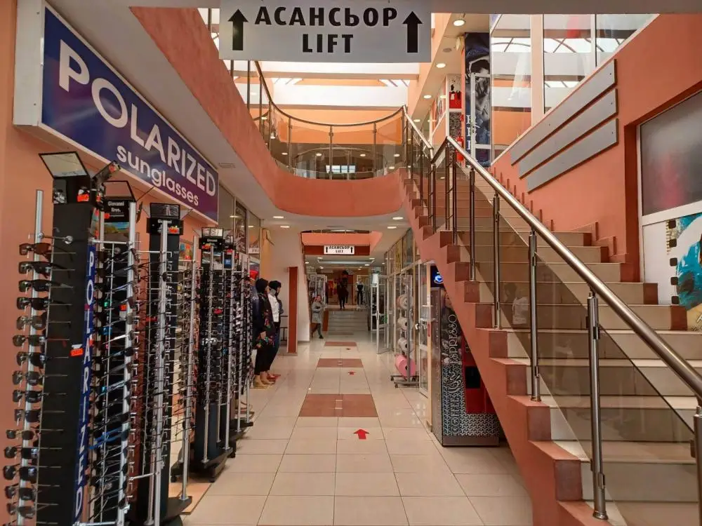 Mall "Prestige" - centro commerciale a Burgas (3/4)