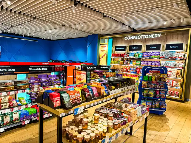 Duty Free Shop - Flughafen Burgas (2/3)