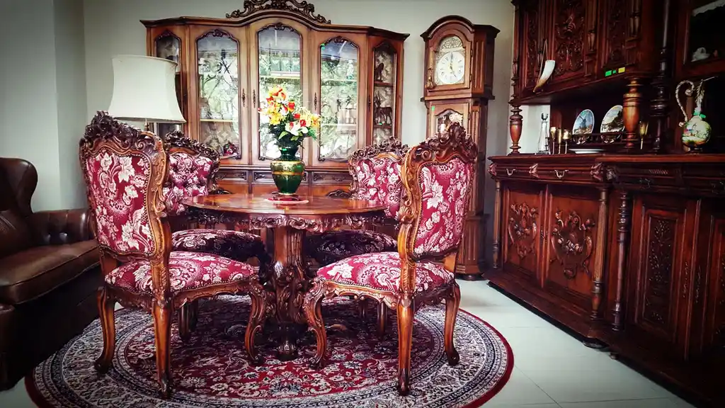 Sklep meblowy "ANTIQUE HOUSE" (3/3)