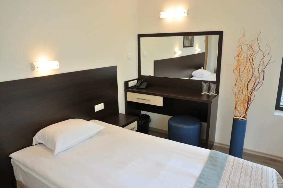 Hotel Burgaski Svoboden Universitet (2/3)