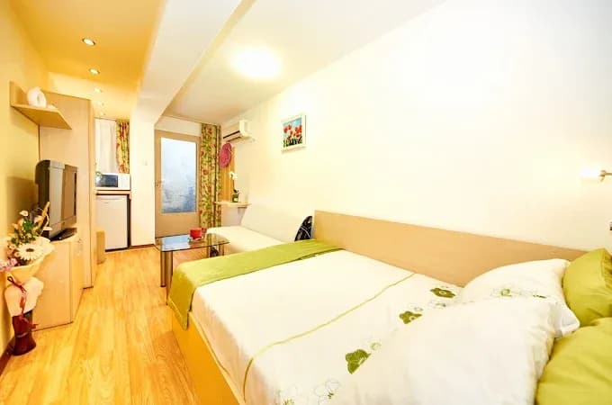 Studio "Lazur" (2/3)
