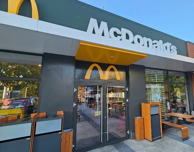 "McDonald's" в ж.к. „Зорница“, Бургас