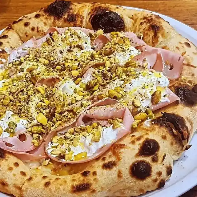 Pizzería "Grande" (3/3)