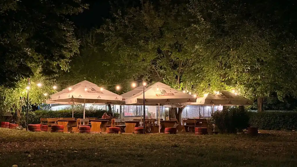 Restaurant "Vertigo" (2/2)