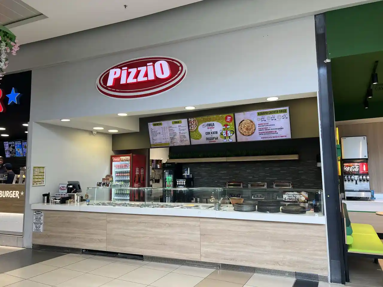 Restauration rapide "Pizzio" au Mall Burgas Plaza (2/2)