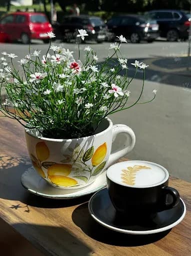 Caffè-Vineria "Klyuki" (2/2)
