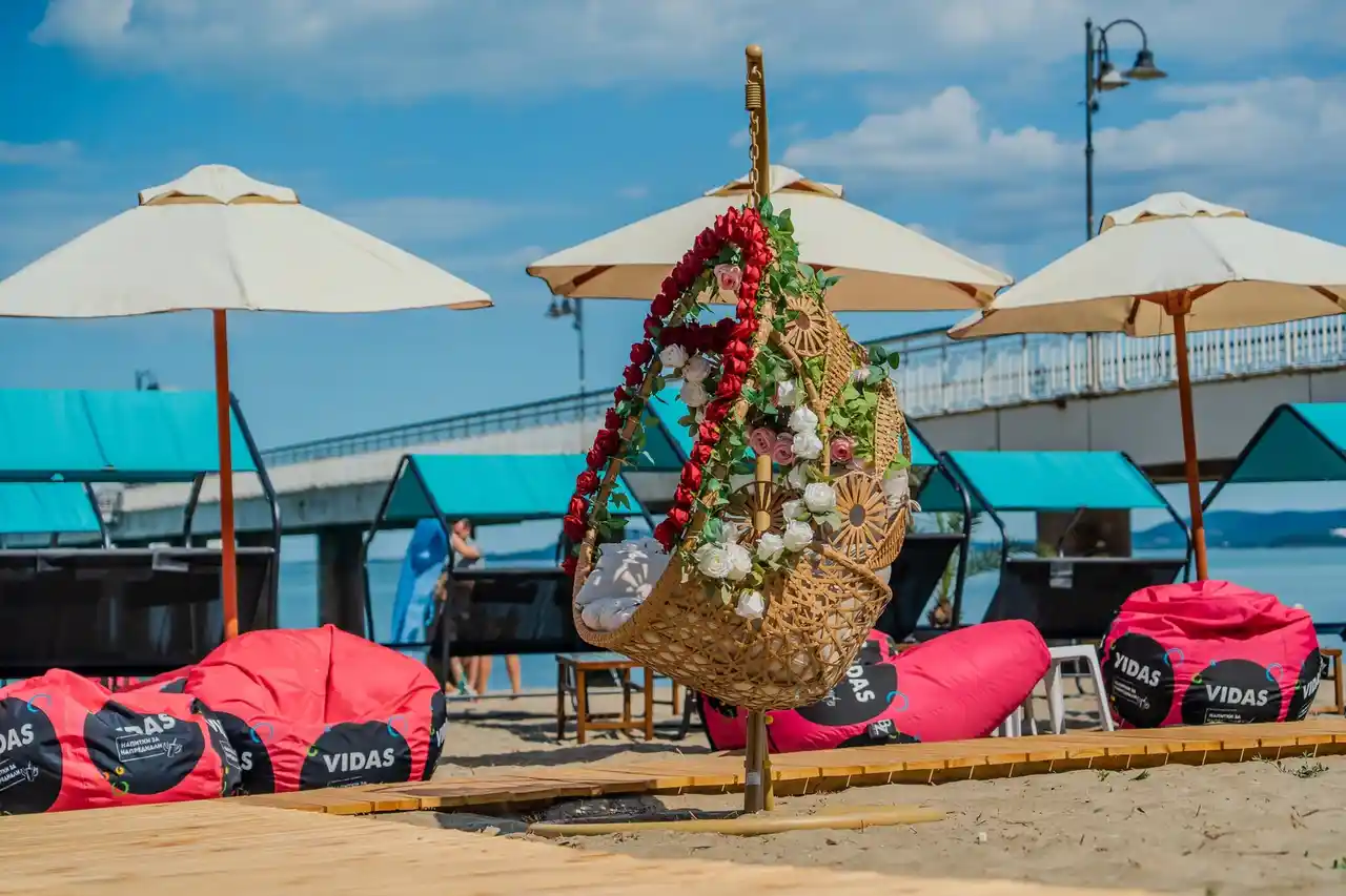 Beach Bar "Sahra Lounge" (2/4)