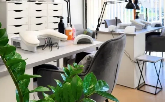 Salón de manicura y pedicura „Anastik” (2/2)