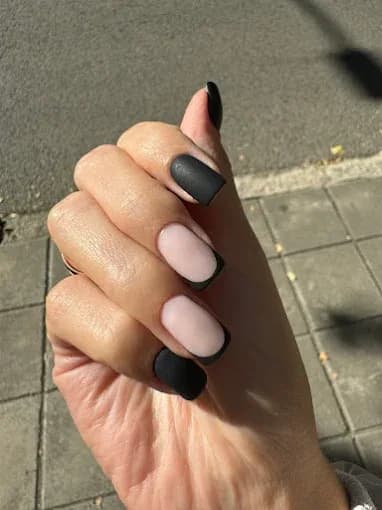 Студио за маникюр "Glow Beauty"