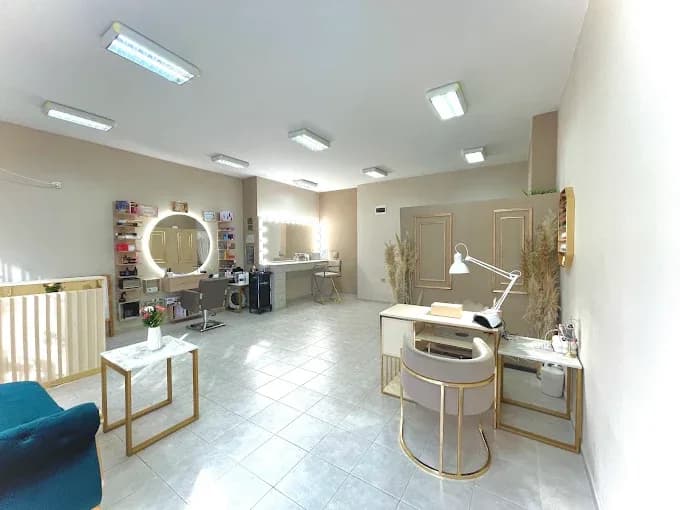 Salon de Frumusețe "Aurora" (2/3)
